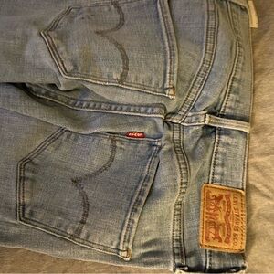 Levi's Classic Blue Jeans with Leather Patch